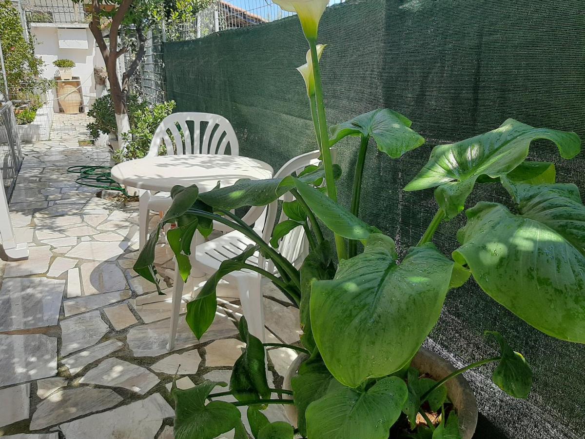 Apartamento Cozy Flat In Néa Mákri Exterior foto